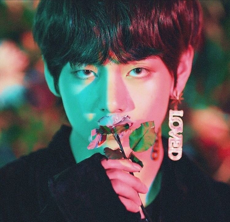  BTS  V  Reigns Over The Top Three Popular Streaming 