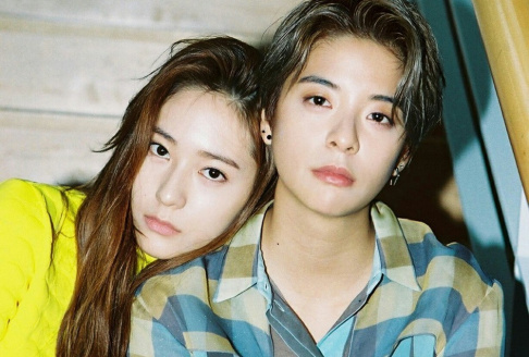 f(x), Krystal, Amber