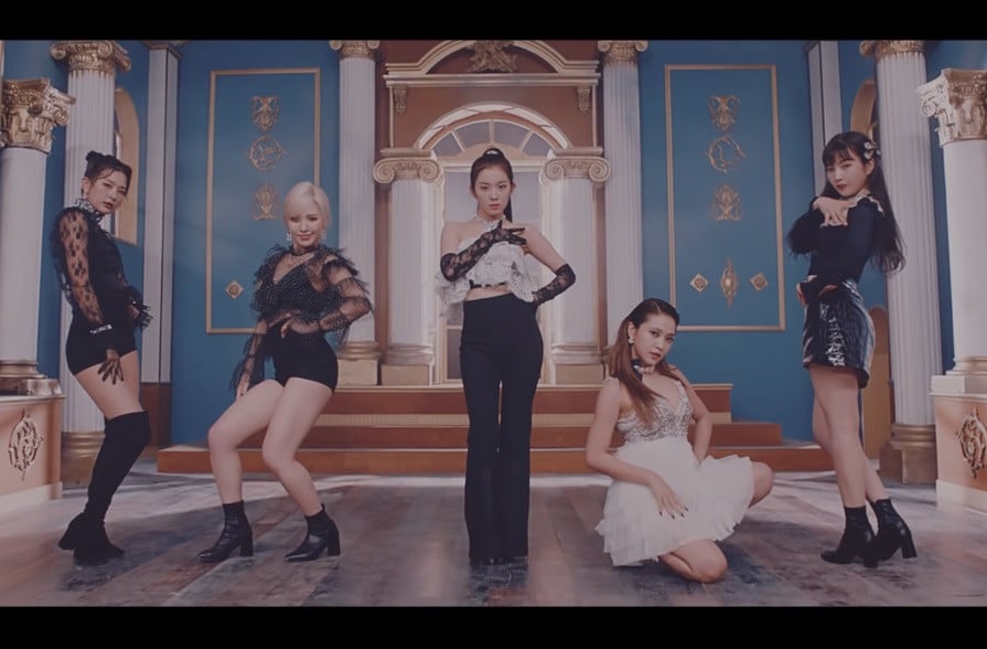 Red Velvet's 'Russian Roulette' MV to Reach 100M Views