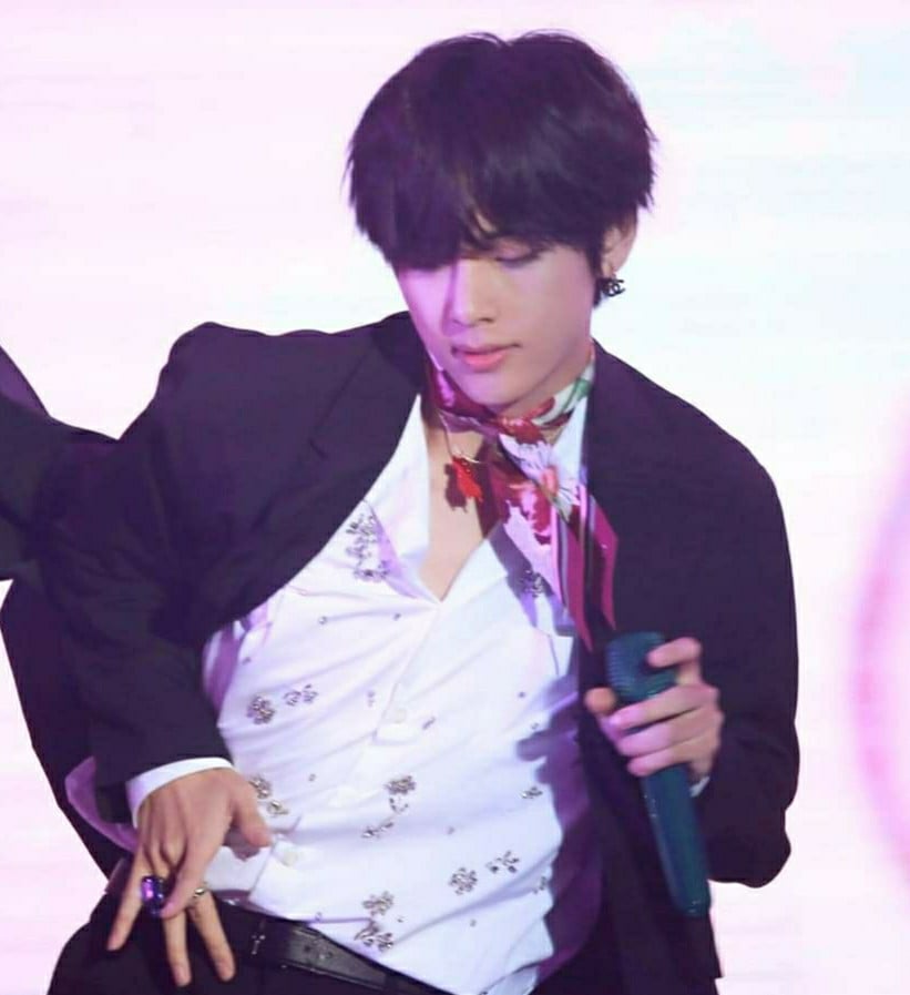 'The Fancam King' BTS V now has the highest number of fancams in the ...