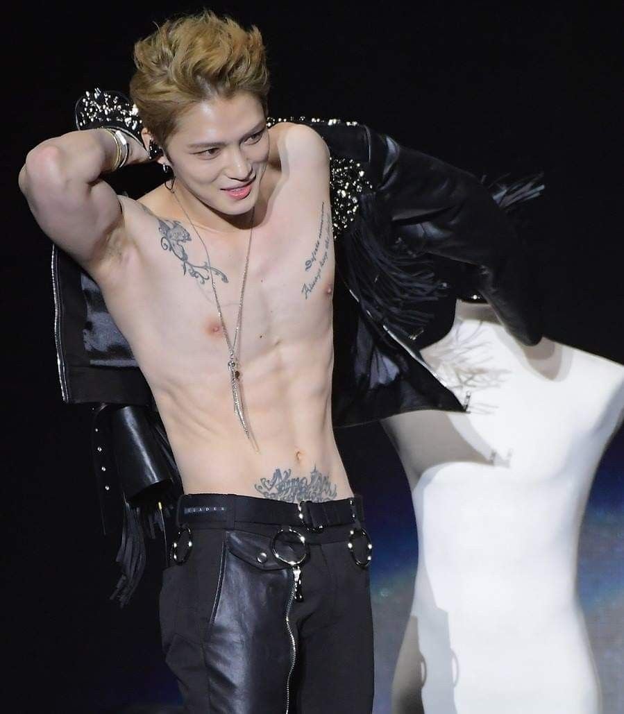 10 Idols with badass tattoos allkpop