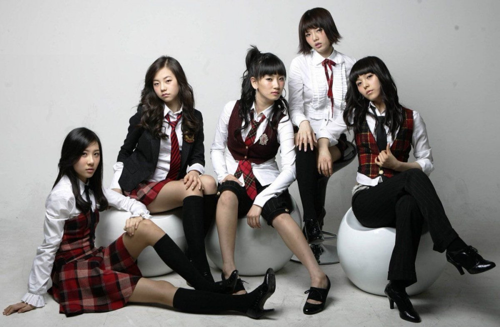 Нетизены сравнили "настроения" школьной формы SM, JYP и YG Entertainment