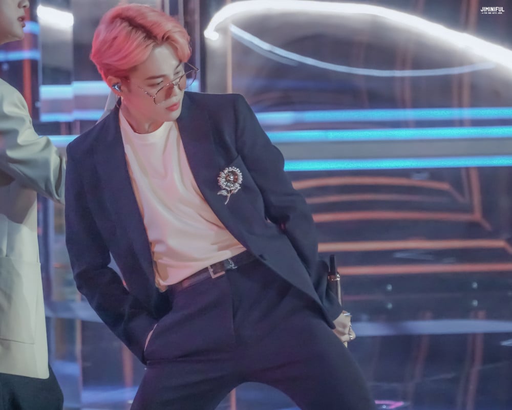 BTS' Jimin's Blue Hair in "Boy With Luv" Music Video - wide 9