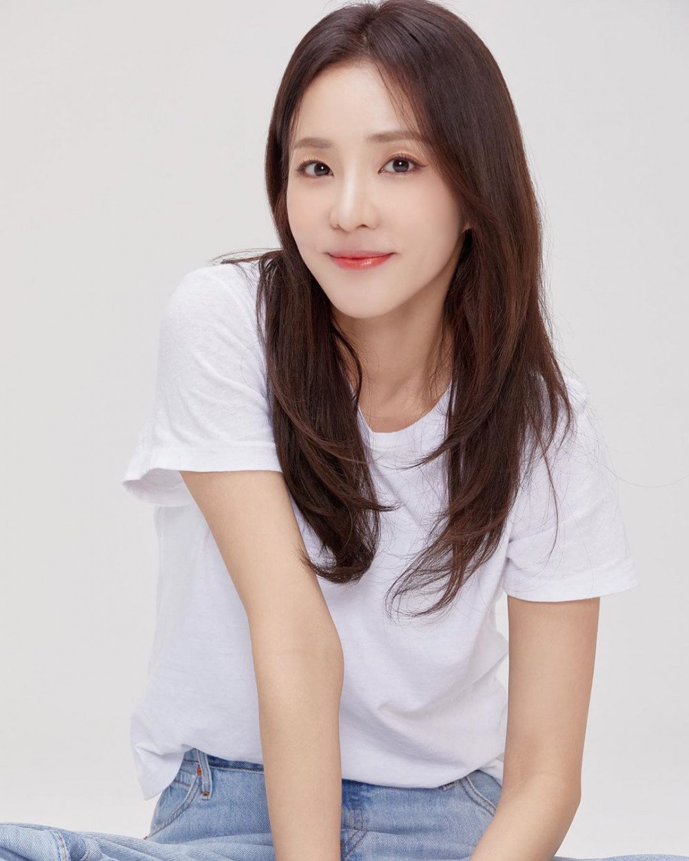 Dara makes trending news with her stunning new profile shots allkpop