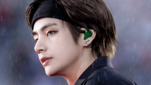 BTS, V