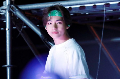 BTS, V