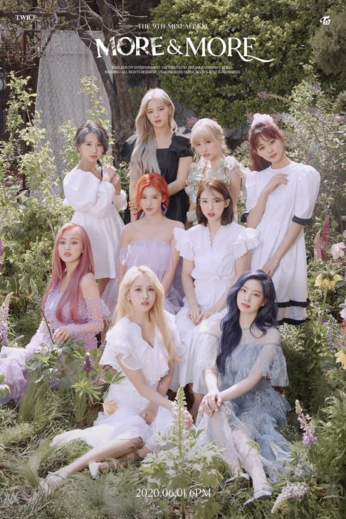 TWICE, Nayeon, Jeongyeon, Momo, Sana, Jihyo, Mina, Dahyun, Chaeyoung, Tzuyu