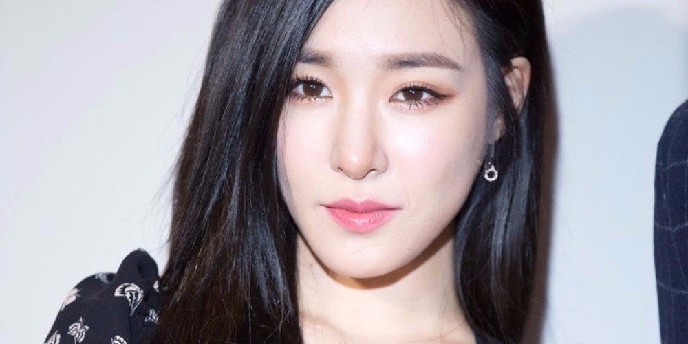 Girls' Generation's Tiffany Rocks Blue Curly Hair for Magazine Shoot - wide 5