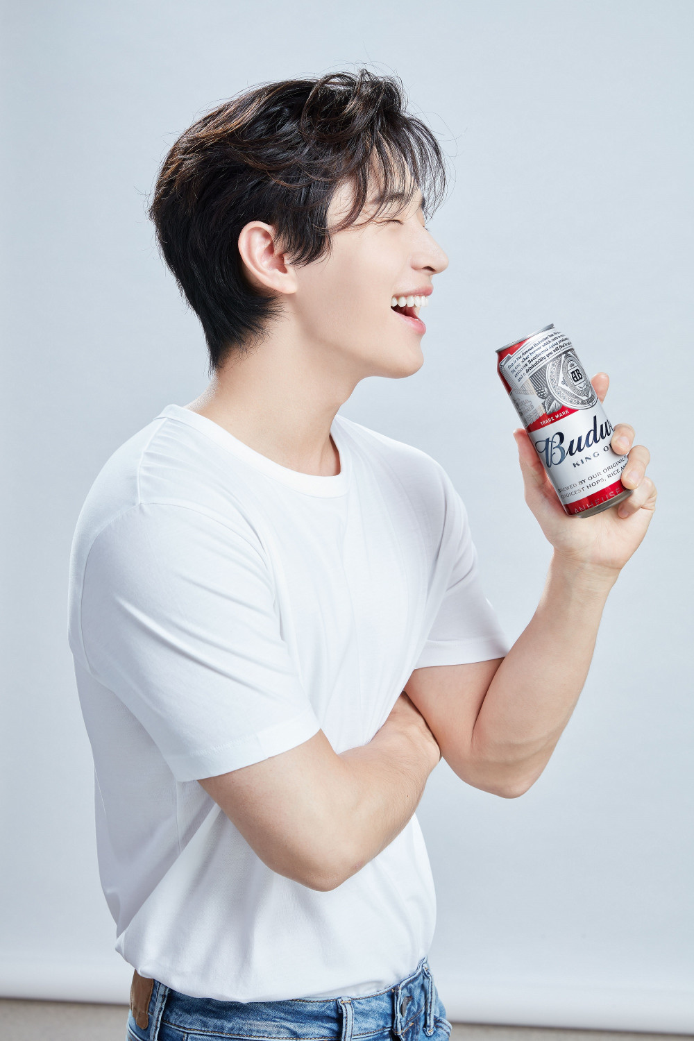 Генри стал новой моделью кампании Budweiser Korea