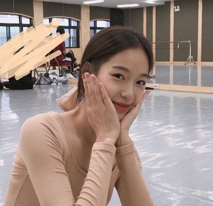 Rookie actress Jo Seung Hee gains massive attention for her gorgeous