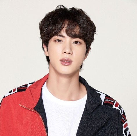 Japanese media reports about BTS Jin's outstanding proportions