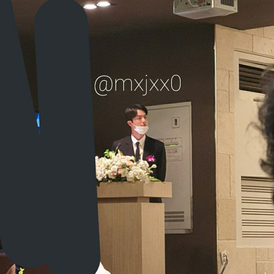 Джин (BTS) провел свадьбу давнего друга
