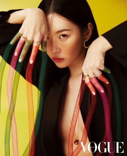 Фотографии сольной певицы Сонми украсят страницы июльского выпуска "Vogue Korea"