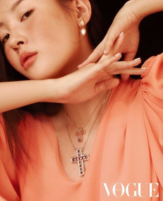 Фотографии сольной певицы Сонми украсят страницы июльского выпуска "Vogue Korea"