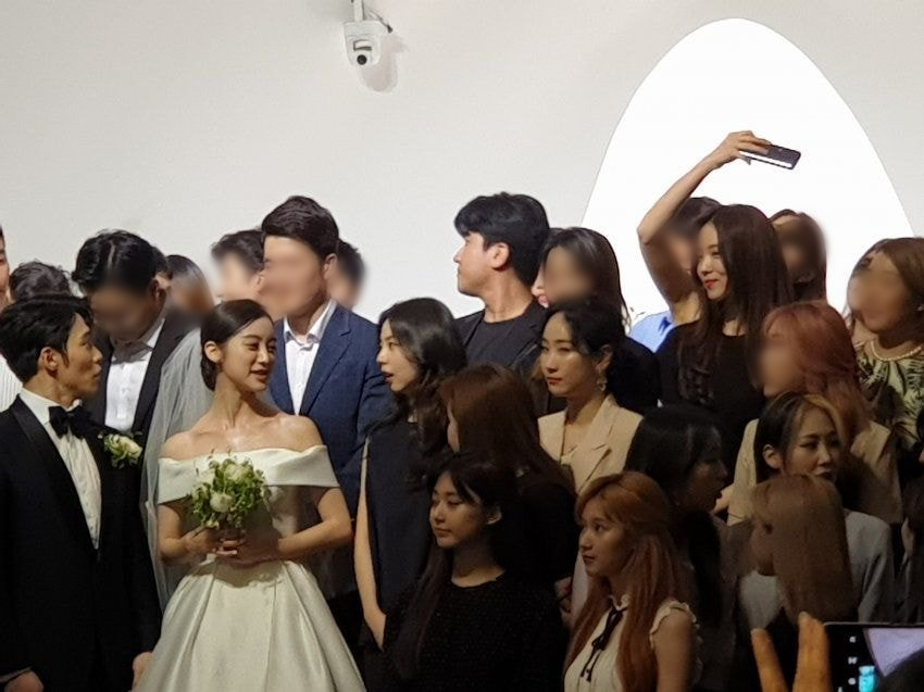 Wonder Girls и TWICE появились на свадьбе Лим