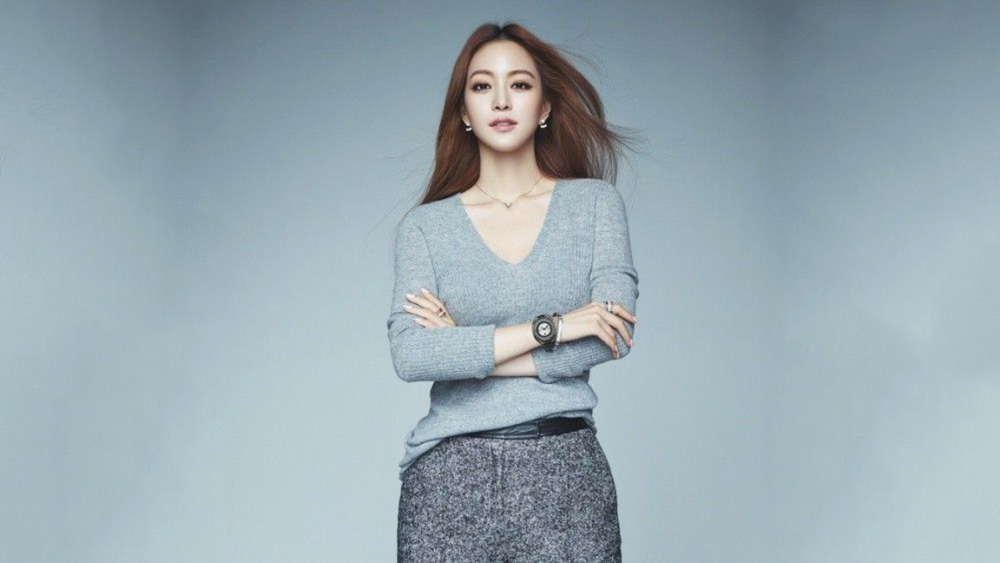 Netizens' shocked as Han Ye Seul's total income since her debut is ...