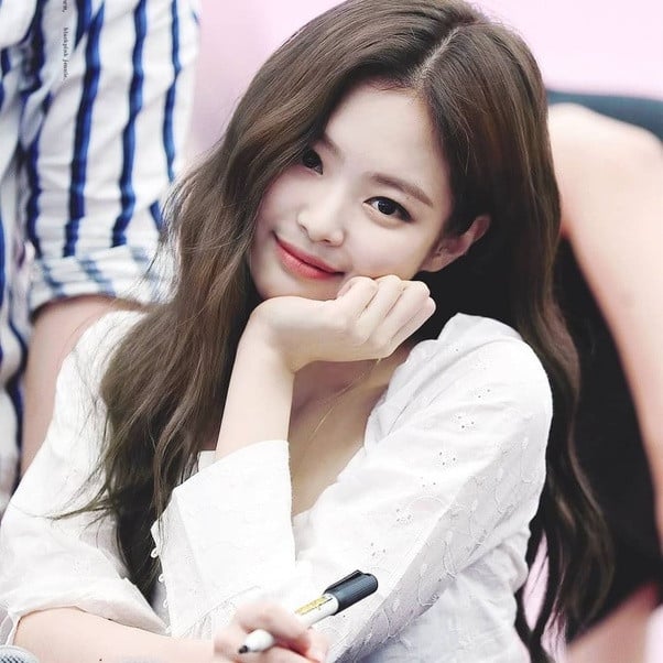 Fans trend #ApologizeToJennie on Twitter after the truth about her ...