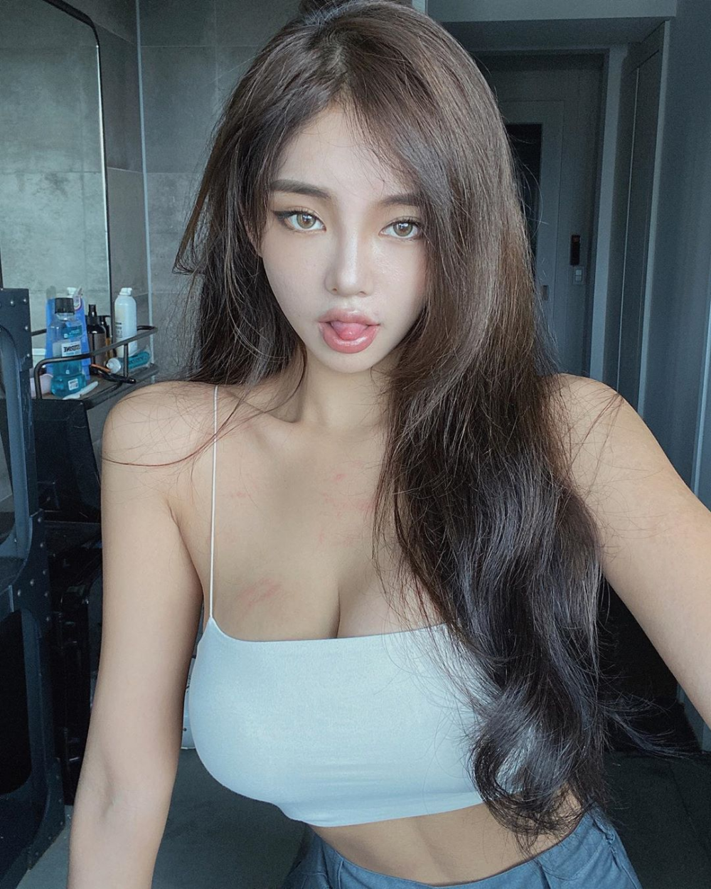Korean model famous for looking like BLACKPINK s Jennie Korean model famous for looking like BLACKPINK s Jennie