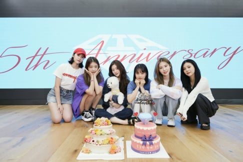 DIA, Jung Chae Yeon, Jooeun, Ki Hee Hyun, Eunice, Yebin, Somyi, Eunchae
