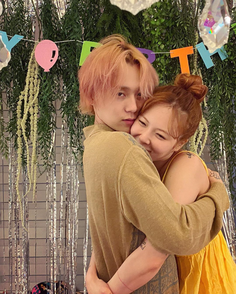 HyunA and Dawn continue their love story for five years as they display