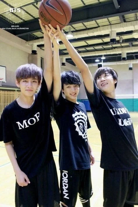 Netizens talk about Jimin, V, and Jungkook's glow up and fans say they