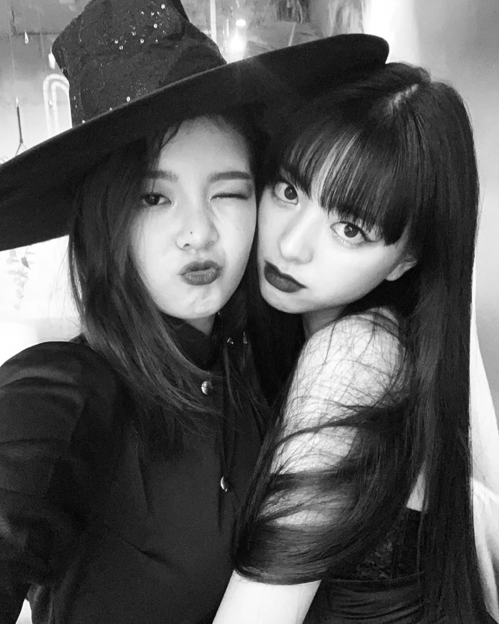 ITZY members Yuna and Lia display their strong friendship on Instagram ...