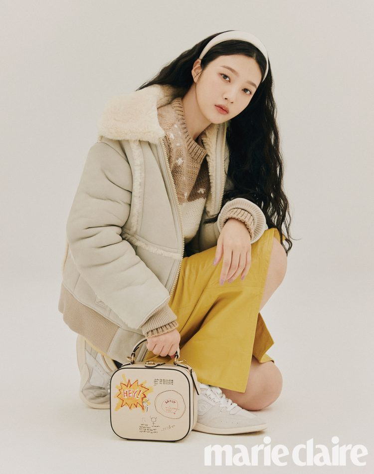 Joy things. Мари Клэр Корея. Marie Claire - октябрь 2020. Marie Claire Korea jeonyeon. Marie Claire Korea Journal Summer.