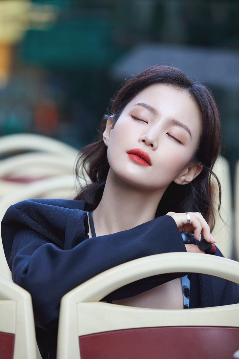 Lee Hi stuns the with the latest pictorial for
