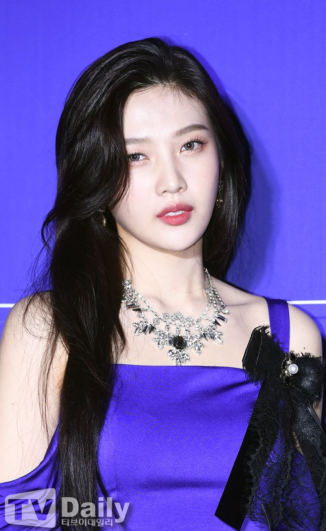 foredrag for meget Forløber Netizens discuss how stunning Red Velvet's Joy looks even in the photos  taken by reporters | allkpop