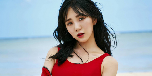 AOA, Mina