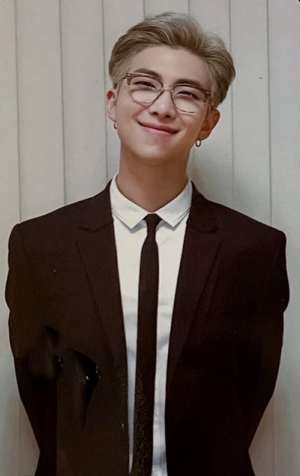 rm bts kacamata