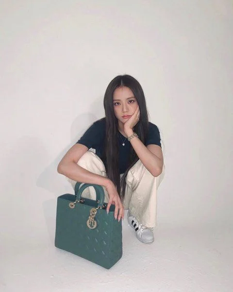 Нетизены называют Сюзи и Джису (BLACKPINK) воплощением Dior