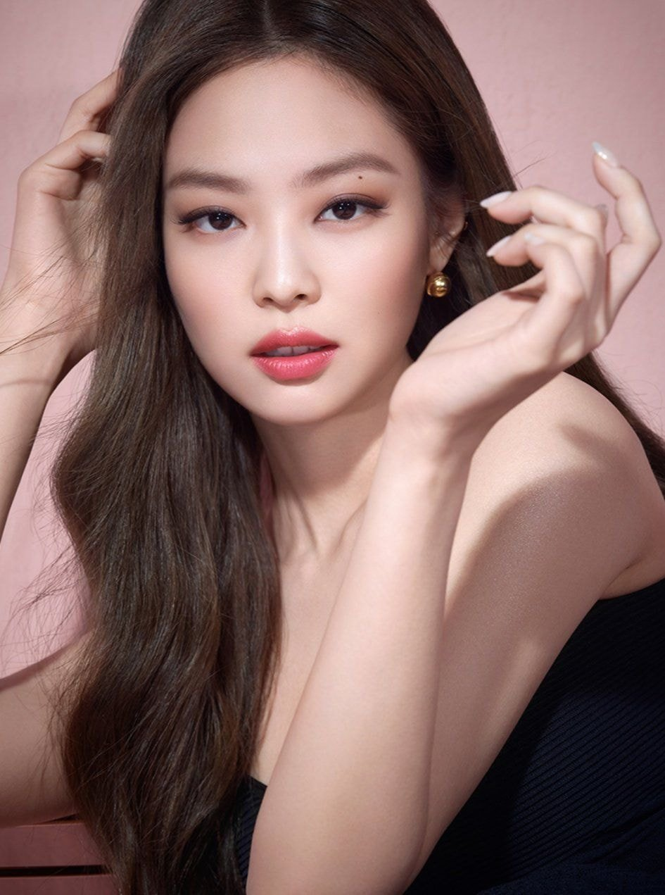 BLACKPINK's Jennie boasts of her captivating beauty in a new pictorial ...