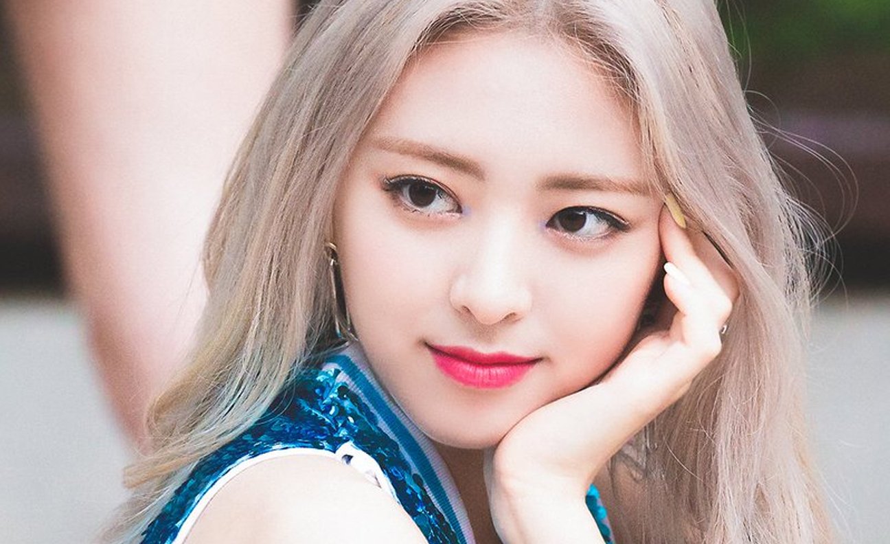 Netizens Defend ITZY's Yuna After The Idol Is Criticized For