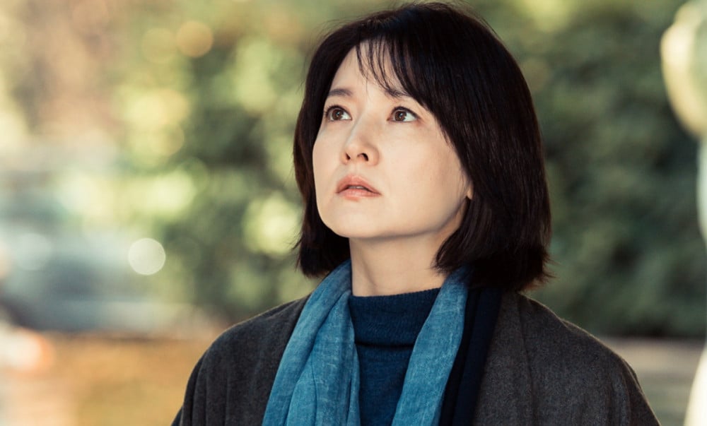 Лейбл актрисы Ли Ëн Э опубликовал заявление после её посещения могилы Чон Ин
