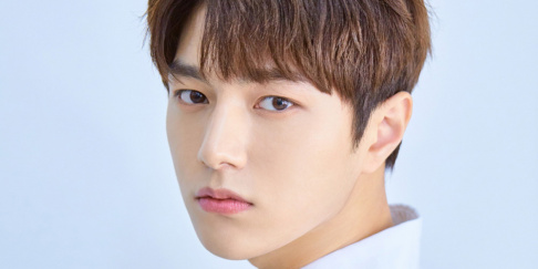 Kim Myung Soo (L)