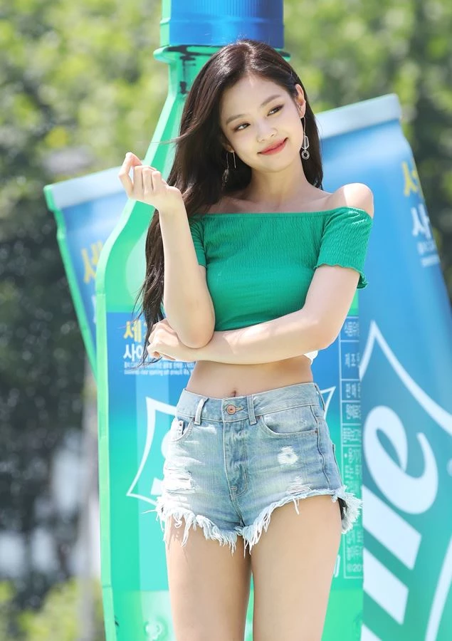 BLACKPINK's Jennie succeeds Suzy as the new model for 'Chum Churum ...