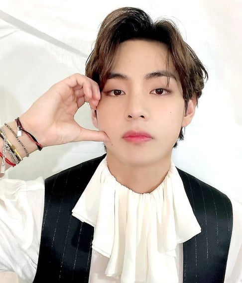 BTS, V