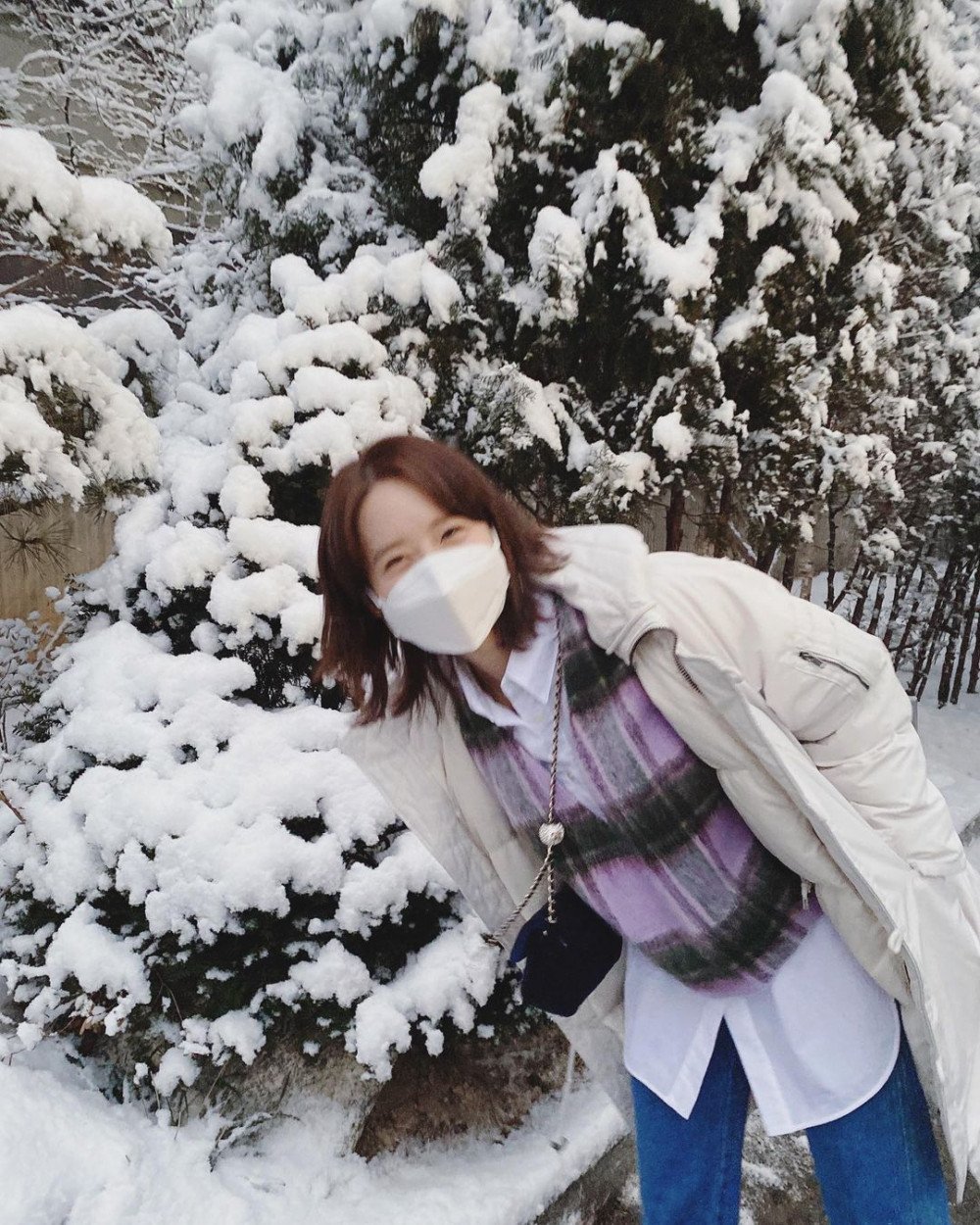 ЮнА из Girls' Generation поделилась фотографиями из зимней страны чудес