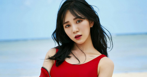 AOA, Mina