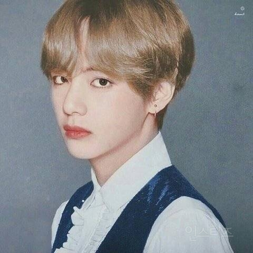 BTS fans awestruck by V's perfect visuals ever since he was a baby ...