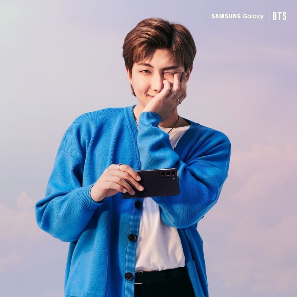 BTS в ярких рекламных фото для серии Samsung Galaxy