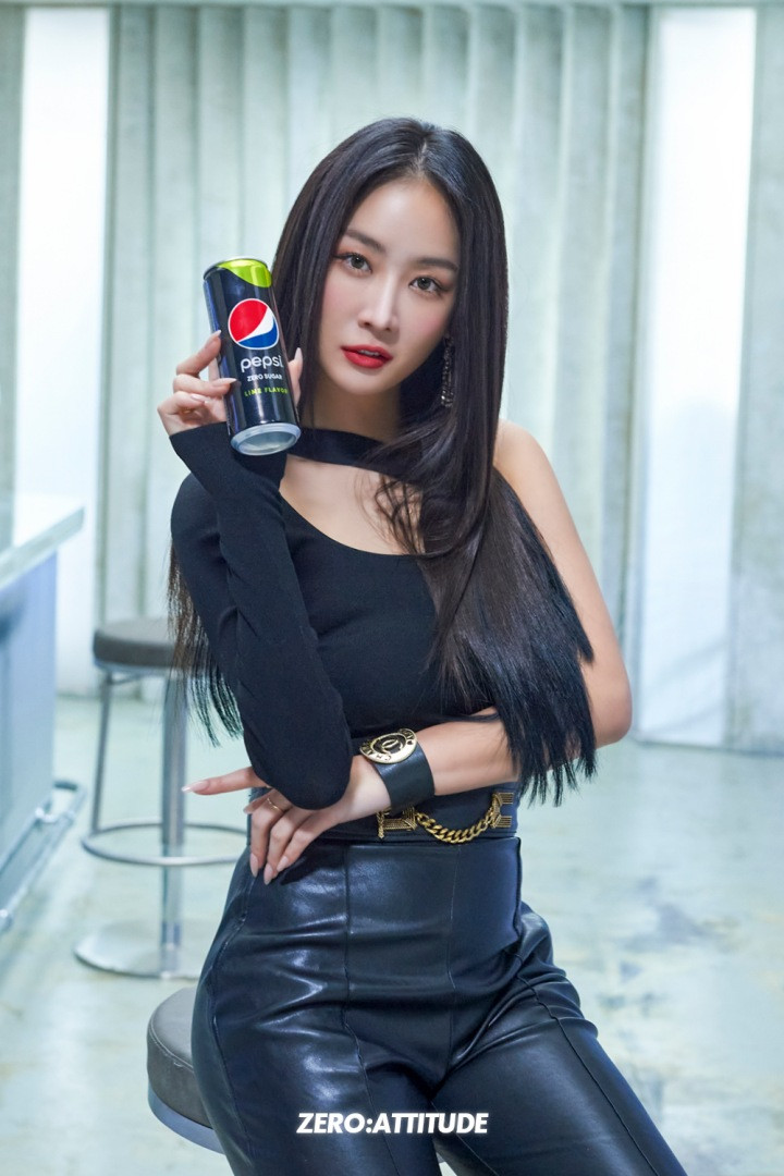 Сою на постерах ZERO: ATTITUDE для коллаборации с Pepsi