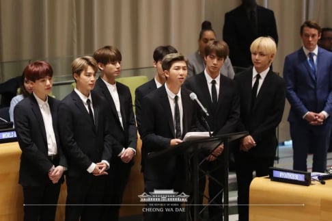 Sandeul, BTS, EXO, YoonA, Seohyun, Suzy, MONSTA X, Im Si Wan (Siwan), Taecyeon