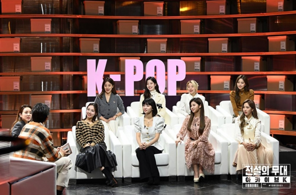 Участницы TWICE заявили, что трейни JYP не могут дебютировать без сертификата о знании иностранного языка, даже если они отлично поют и танцуют