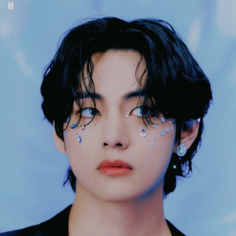 BTS, V