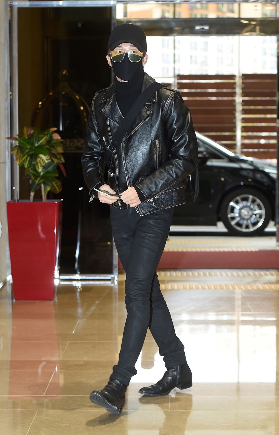 BTS Jimin's elegant airport fashion is highlighted by Japanese