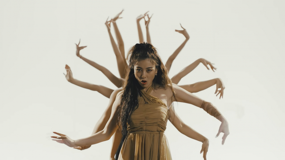Джихё (TWICE) представила танцевальный кавер на песню "Crown"