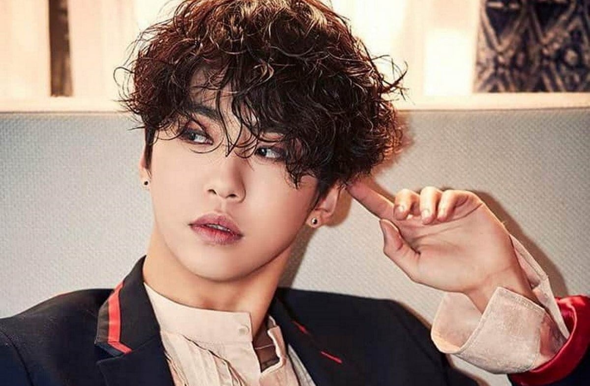 Bang Yong Guk celebrates his discharge from mandatory military service