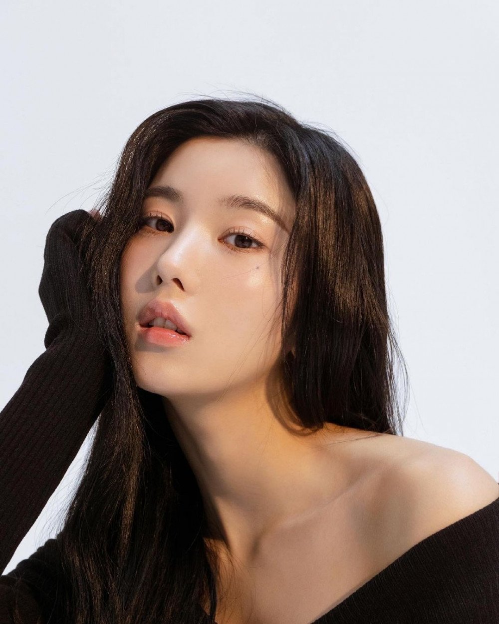 IZ*ONE's Kwon Eunbi has joined Instagram as well allkpop